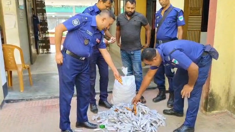 কুষ্টিয়ায় লালনমেলায় মাদকবিরোধী অভিযান, জব্দ ২ হাজার সরঞ্জাম